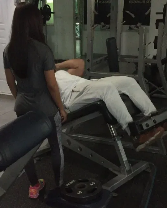 Marcos Feliz entrenando en 2016 — Entrenando abdomen con la nueva generación