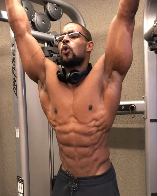 Marcos Feliz entrenando en 2018 — Abs check