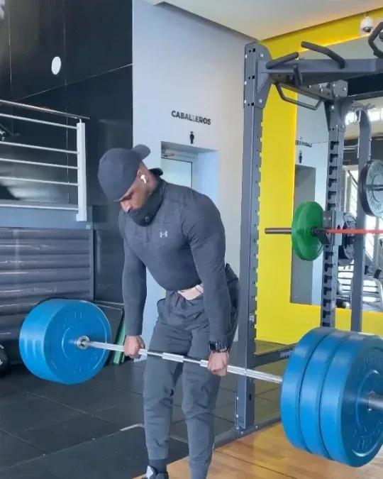 Marcos Feliz entrenando en 2021 — Destrozando las piernas el lunes