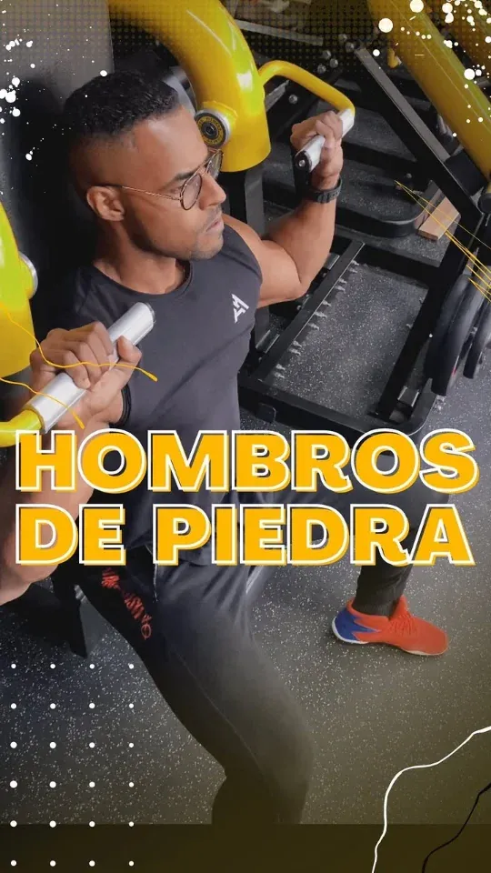 Marcos Feliz entrenando en 2022 — Rutina de hombros