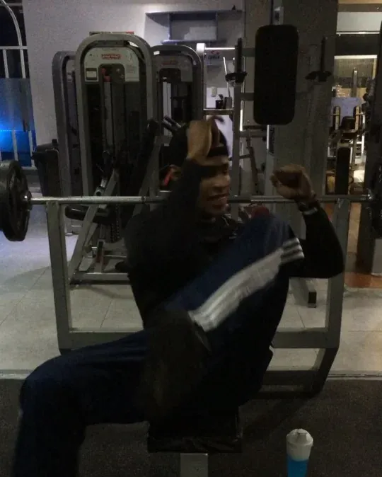 Marcos Feliz entrenando en 2015 — Calentando abdomen